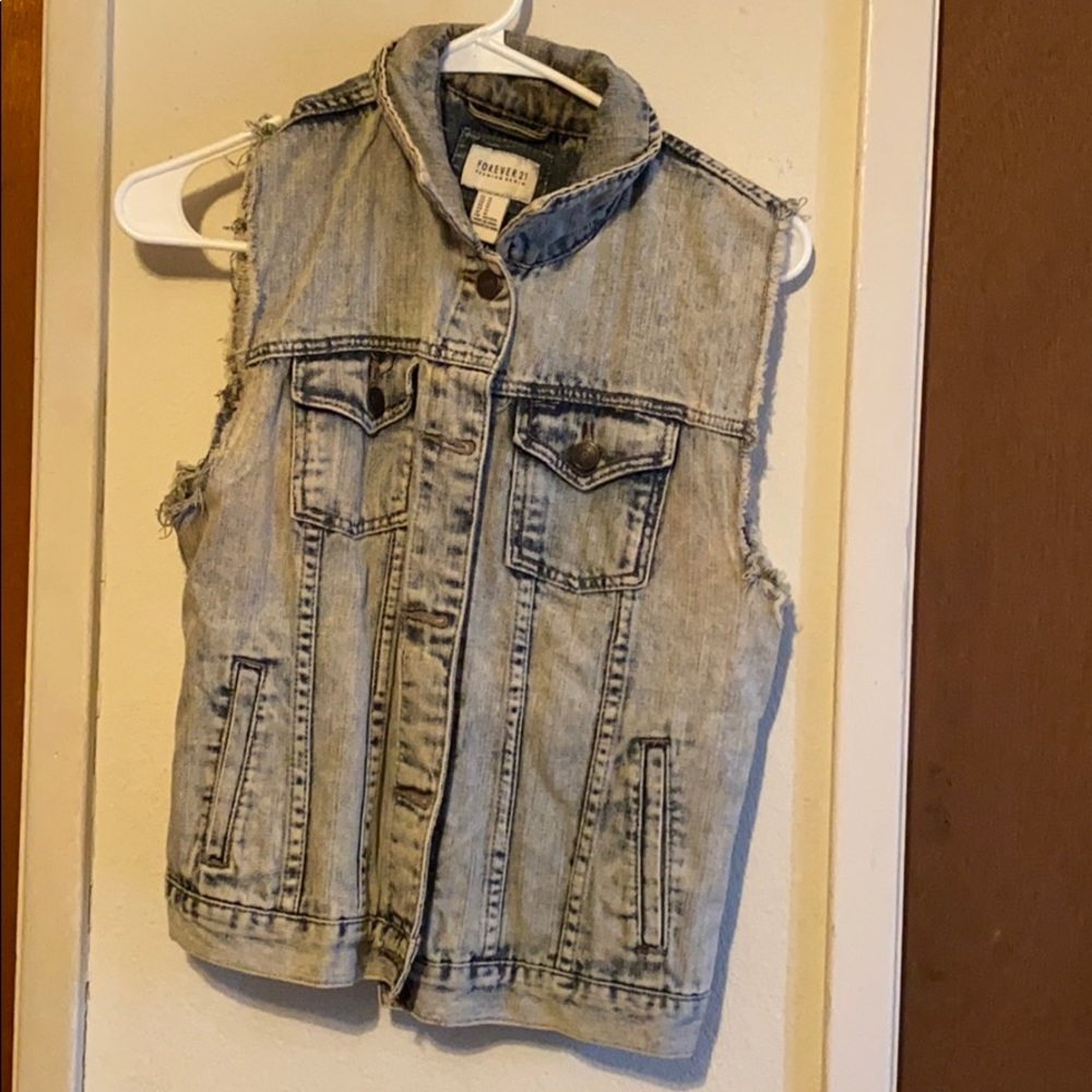 Distressed half sleeve Jean jacket